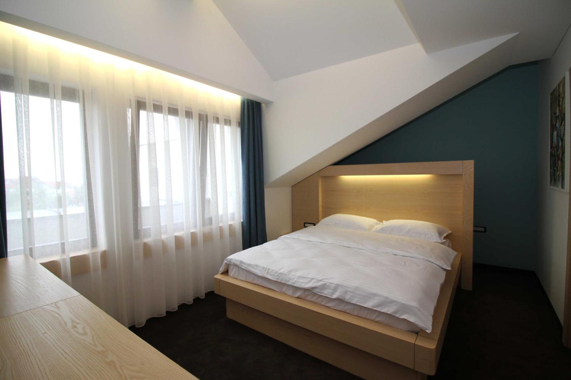 Hotel International Prishtina & Spa プリシュティナ 部屋 写真