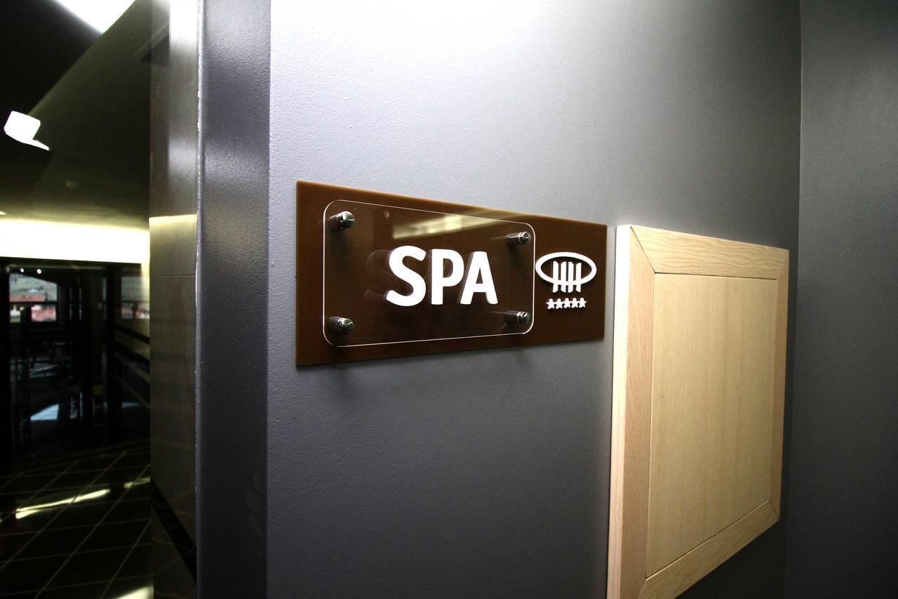 Hotel International Prishtina & Spa プリシュティナ エクステリア 写真