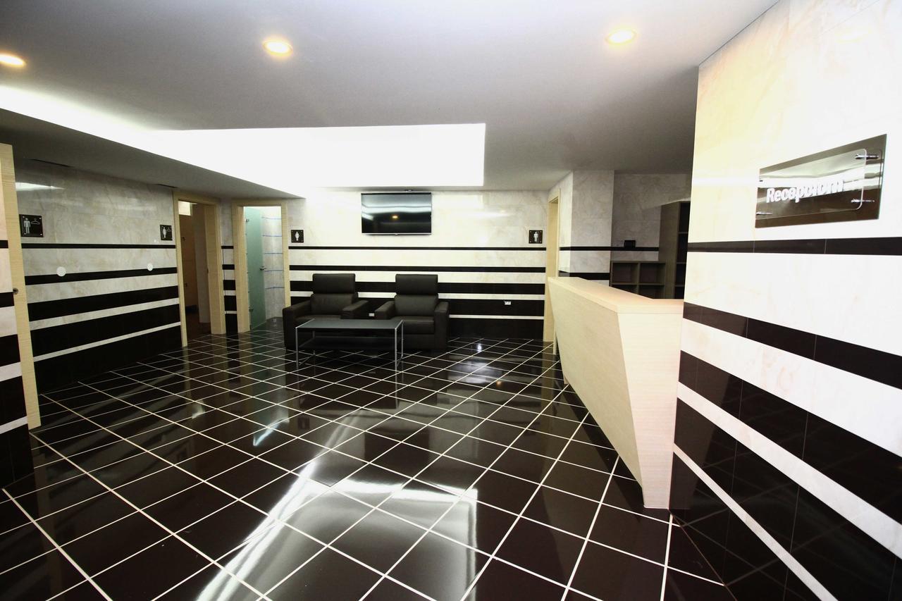 Hotel International Prishtina & Spa プリシュティナ エクステリア 写真