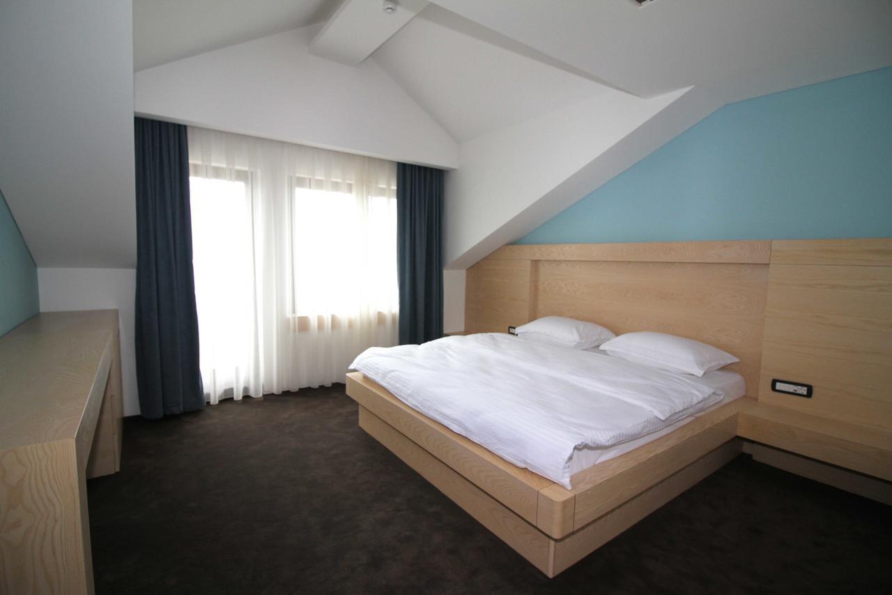 Hotel International Prishtina & Spa プリシュティナ エクステリア 写真