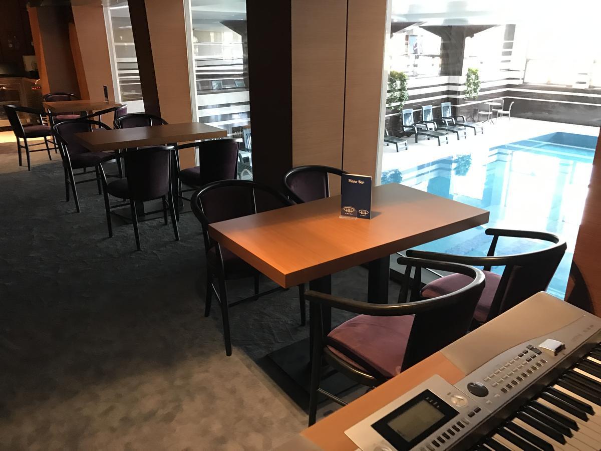 Hotel International Prishtina & Spa プリシュティナ エクステリア 写真