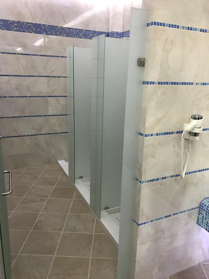 Hotel International Prishtina & Spa プリシュティナ エクステリア 写真