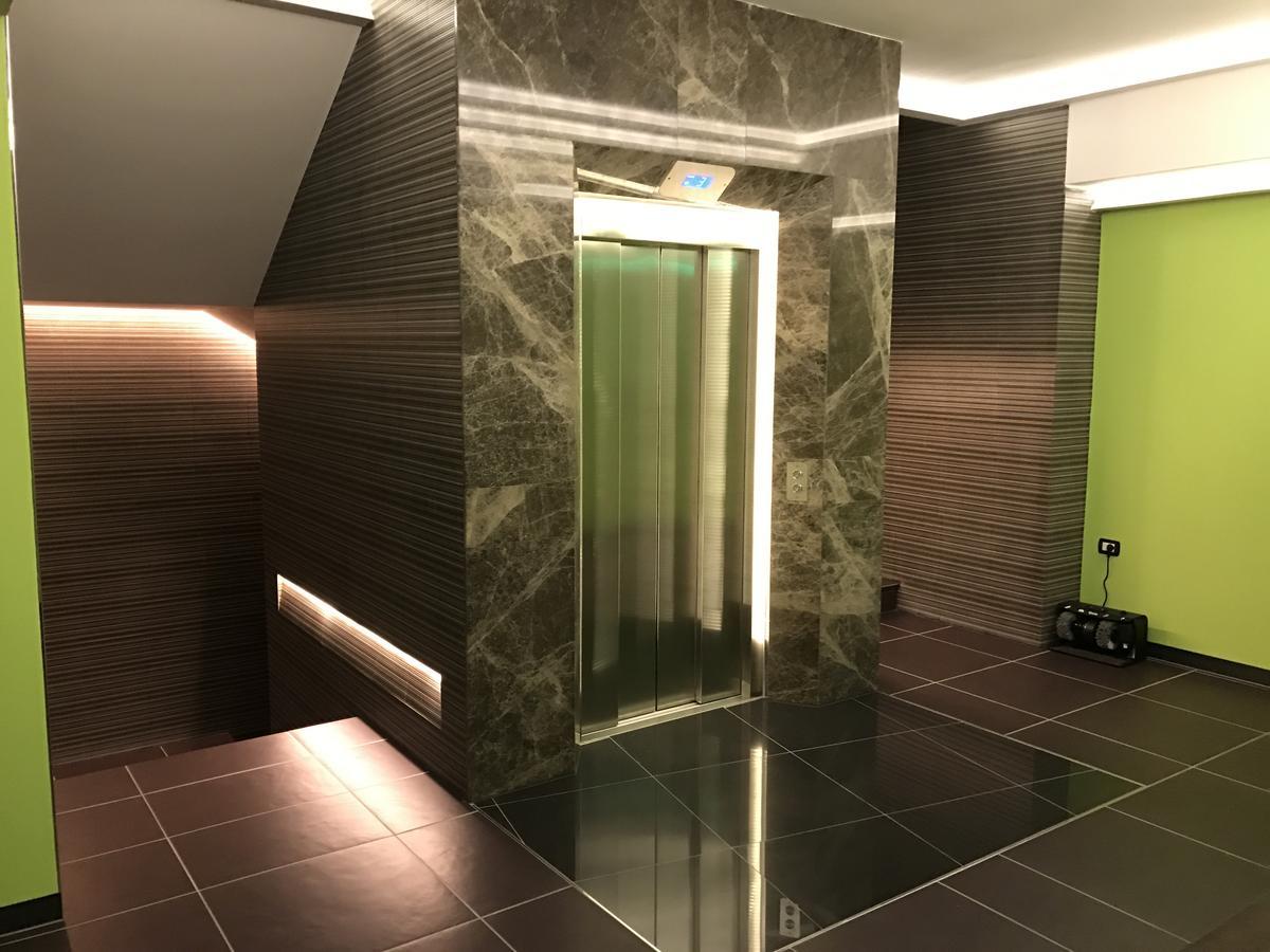 Hotel International Prishtina & Spa プリシュティナ エクステリア 写真