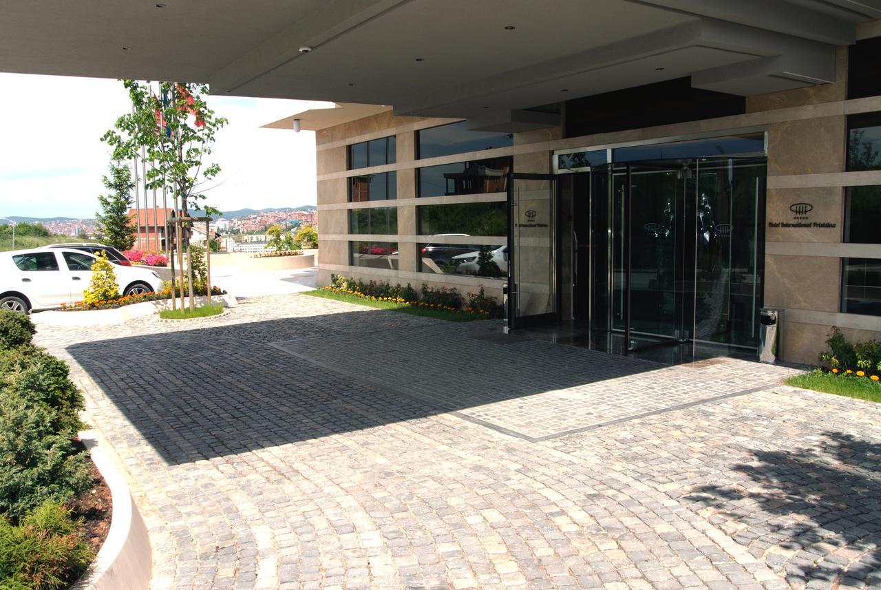 Hotel International Prishtina & Spa プリシュティナ エクステリア 写真