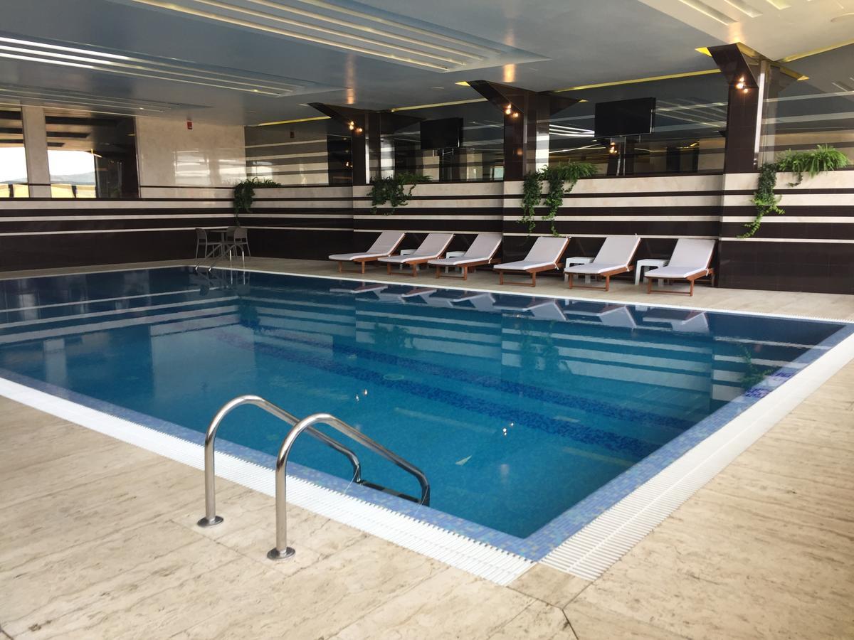 Hotel International Prishtina & Spa プリシュティナ エクステリア 写真