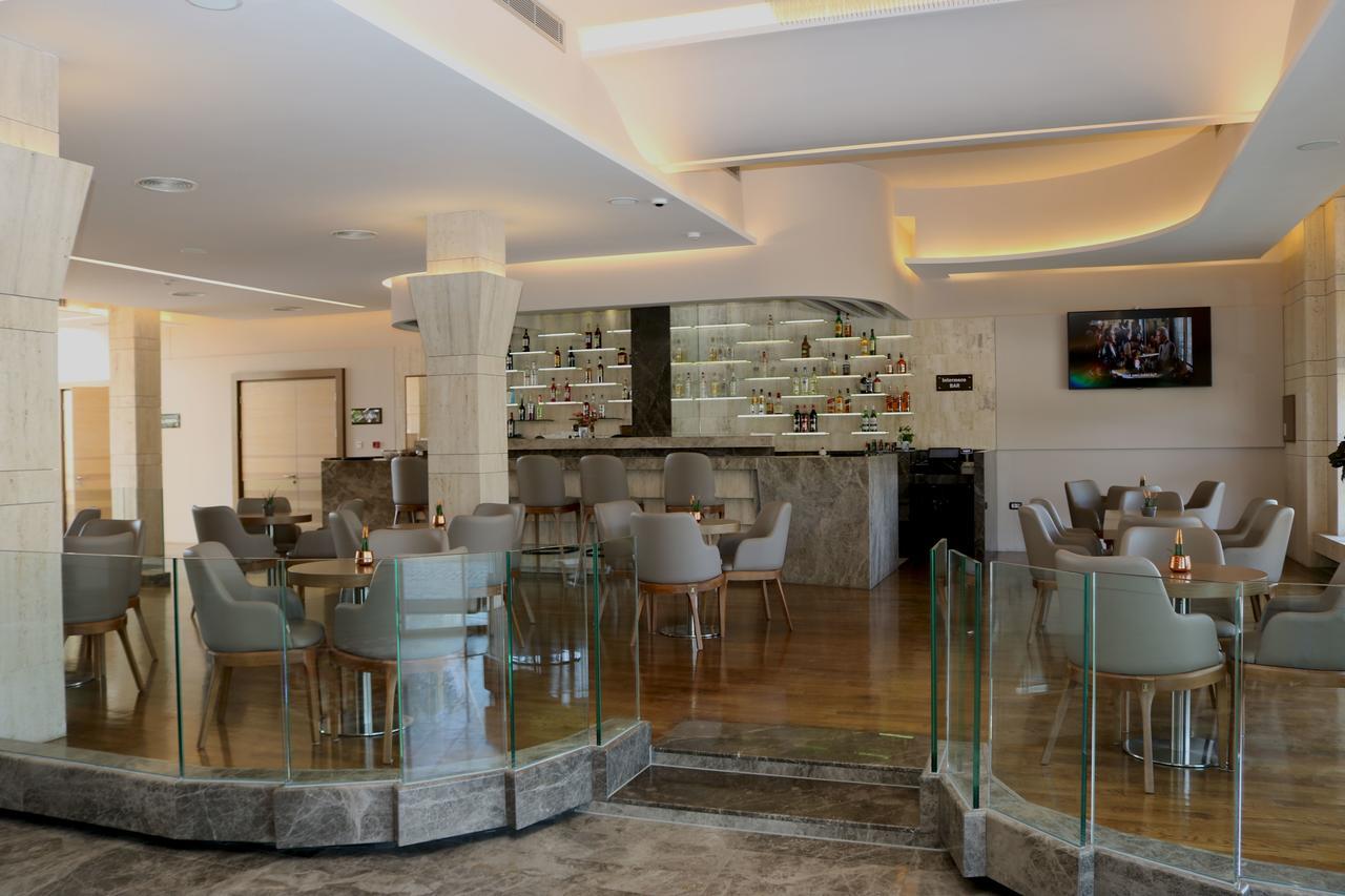 Hotel International Prishtina & Spa プリシュティナ エクステリア 写真
