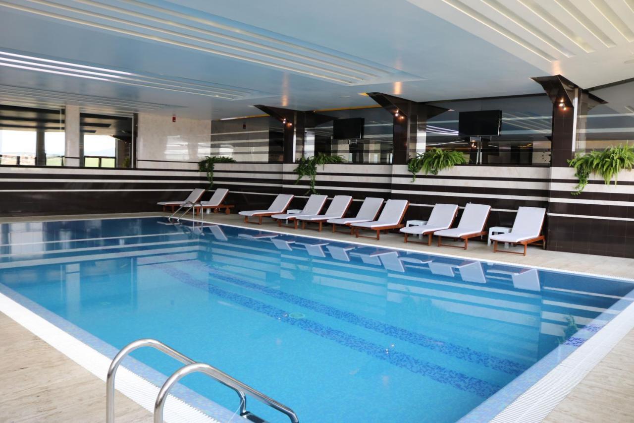 Hotel International Prishtina & Spa プリシュティナ エクステリア 写真