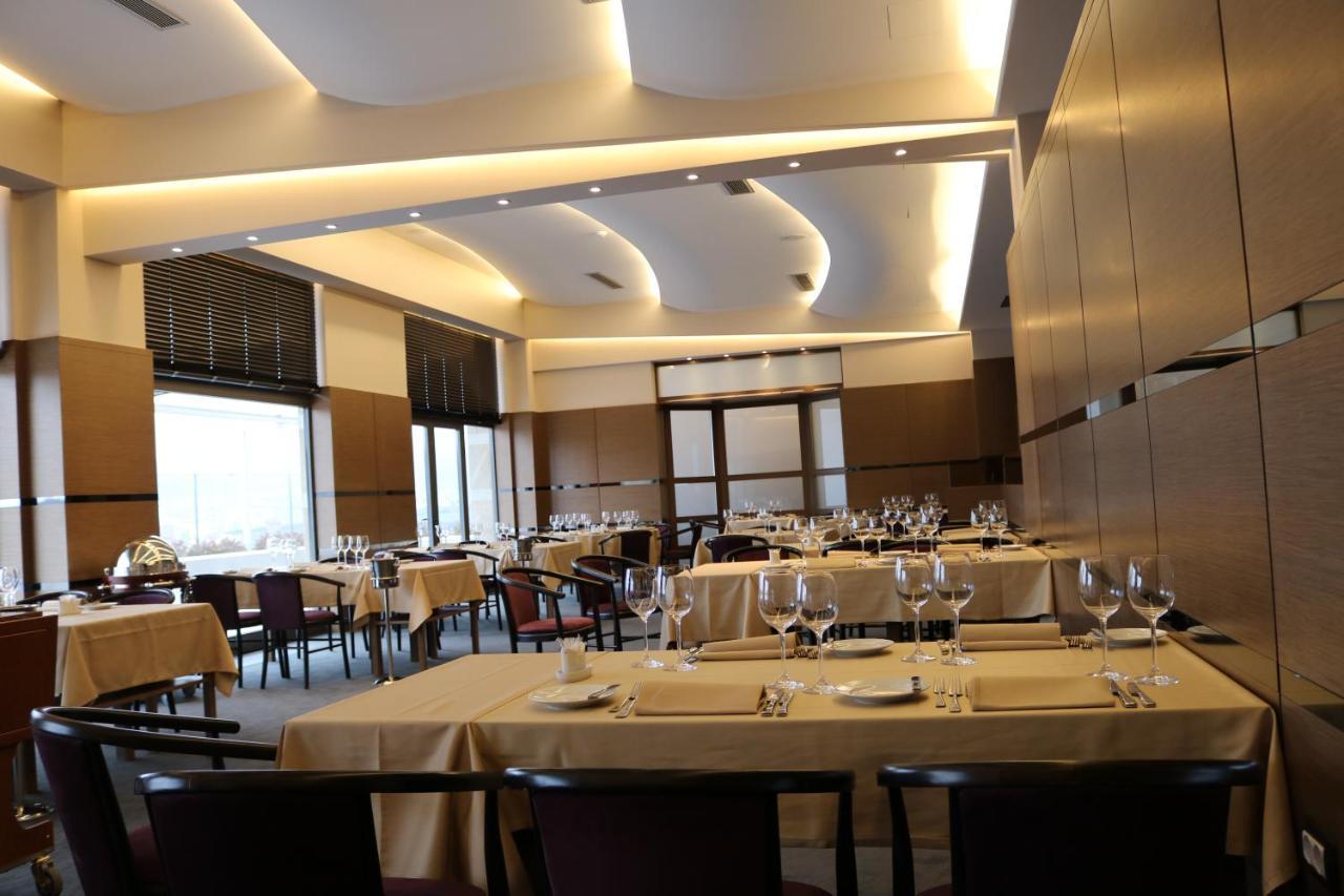 Hotel International Prishtina & Spa プリシュティナ エクステリア 写真