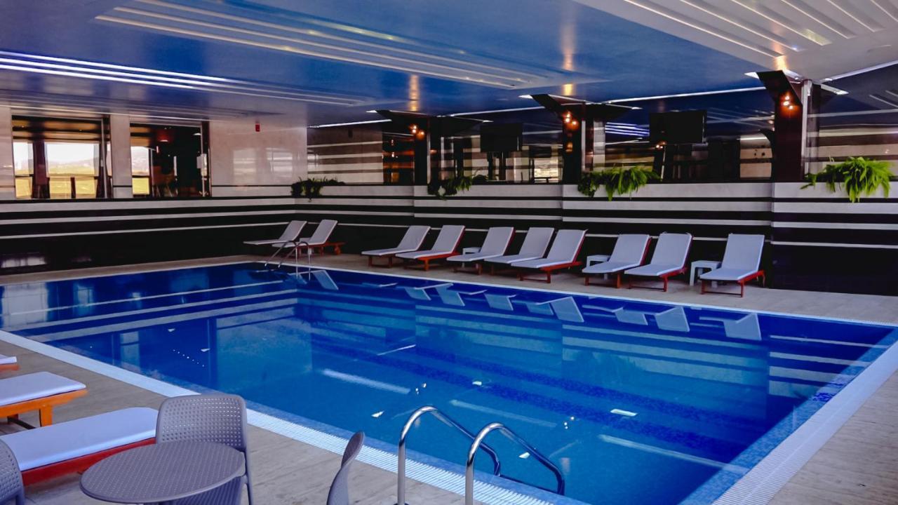 Hotel International Prishtina & Spa プリシュティナ エクステリア 写真