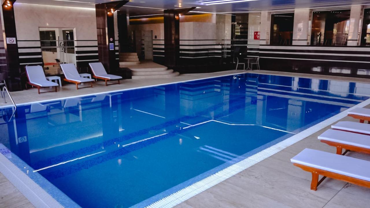 Hotel International Prishtina & Spa プリシュティナ エクステリア 写真