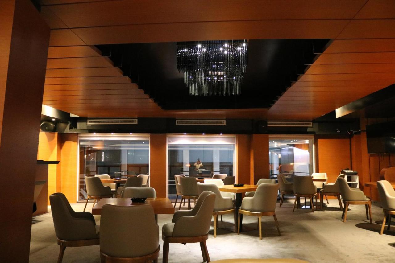Hotel International Prishtina & Spa プリシュティナ エクステリア 写真